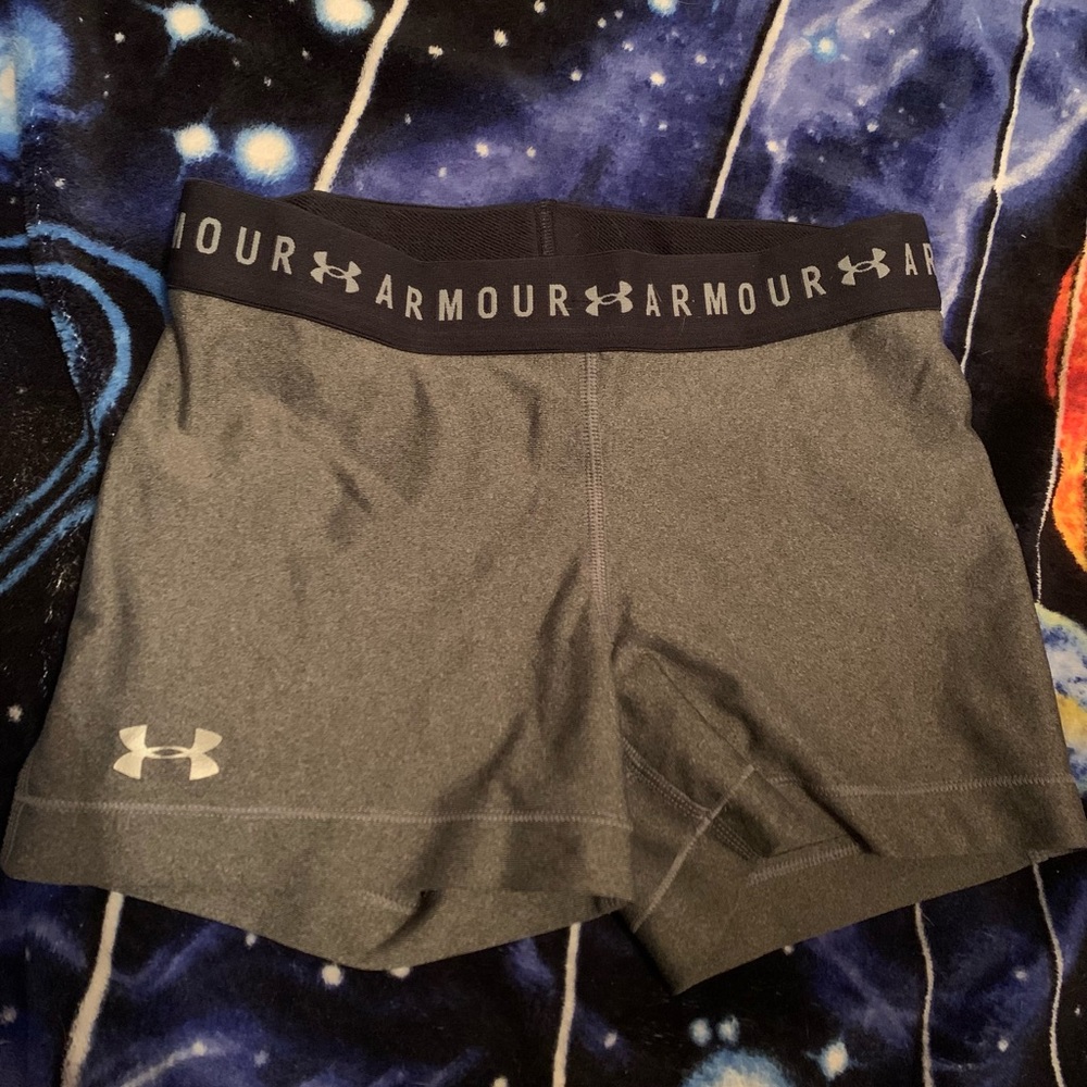 size small gray under armour compression shorts